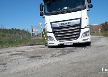 “Crateri sansalvesi”: ancora nulla di fatto. Nel frattempo i tir attraversano col brivido