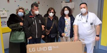 Dalla Christmas Running al reparto di Pediatria, la beneficenza regala una tv ai piccoli pazienti