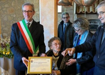 Dal sindaco Paolini una targa per i 100 anni della signora D’Angelo