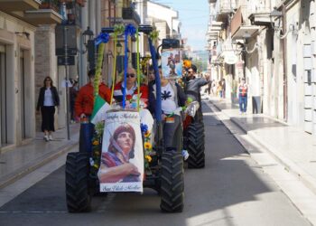 San Salvo riabbraccia la tradizionale sfilata delle some e il rito delle “sagnitelle”