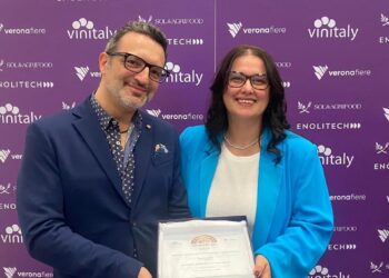 Etichetta di bronzo per il grafico frentano Di Francescantonio