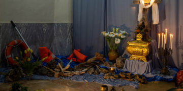 Giovedì Santo, meditazione e preghiera nella tradizionale visita ai “Sepolcri”