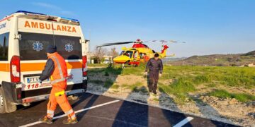 Cade da muretto, 74enne soccorso dall’eliambulanza a Palmoli