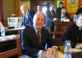 Brunetti: «Conferire la cittadinanza onoraria di Fraine a Gianni Letta»