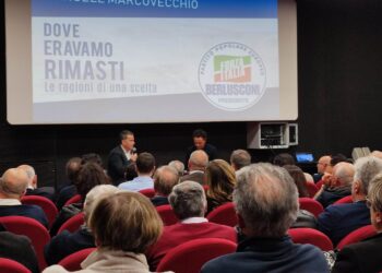 Per Marcovecchio tutto lo stato maggiore di Forza Italia. In platea volti noti e ritorni