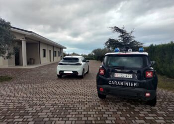 Esplosione nella notte: ordigno davanti alla sede dei testimoni di Geova