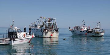 Festa di Santa Maria di Pennaluce, torna la processione delle barche in mare