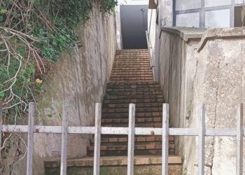 Vasto Marina, ripulita la scalinata che porta alla riviera