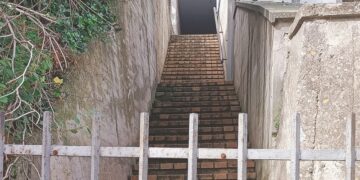Vasto Marina, ripulita la scalinata che porta alla riviera