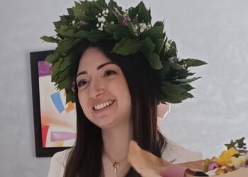 Confetti rossi per Angela Schiavone