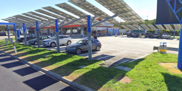 Incendio nel parcheggio dell’A14 e auto a fuoco a Vasto, pompieri spengono i roghi