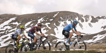Arrivo del Giro a Campo Imperatore, Bettini: «Emozione dolce-amara: mancato un po’ di spettacolo»