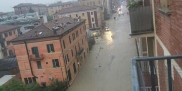 «Ci siamo salvati», Marco, lancianese a Bologna, racconta l’alluvione vista della finestra