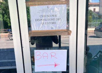 Il questore chiude per 15 giorni il bar della rissa del 25 aprile di Vasto Marina