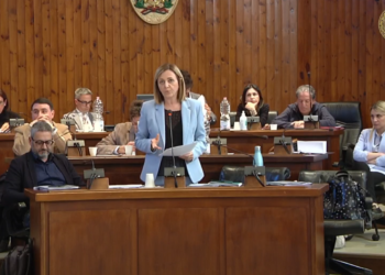 Consiglio comunale: via le giostrine da piazza Rodi. Duro scontro opposizione-Menna