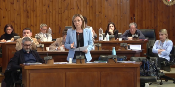 Consiglio comunale: via le giostrine da piazza Rodi. Duro scontro opposizione-Menna