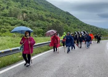 In cammino per San Nicola: iniziato il pellegrinaggio a piedi Vasto-Bari