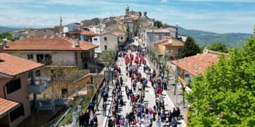 Grande partecipazione di fedeli alla processione di San Nicola a Guilmi