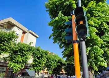 «Sostituzione dei semafori, ancora qualche settimana. Canaline piene di fango»