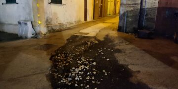 «In corso Plebiscito strada rattoppata in modo indecente»
