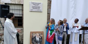 «Ha creato una comunità unita e coesa» intitolato a padre Lorenzo il campetto di San Pietro
