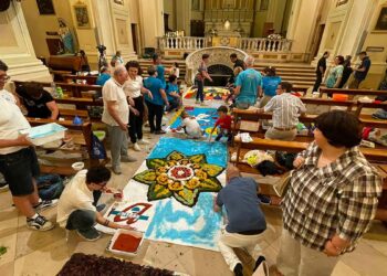 Il Corpus Domini a Vasto: infiorata, messa presieduta da monsignor Forte e processione