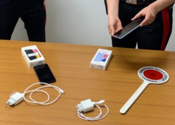 Rubano carta bancomat e spendono 1300 euro, identificati dai carabinieri