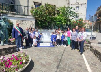 La Grande Banda Musicale di Casalanguida omaggiata dagli alunni della scuola primaria