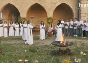 La musica, l’alba e la magia di Punta Penna accolgono l’arrivo dell’estate