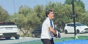 Ha un malore mentre va a lavoro, impiegato muore davanti alla Pilkington