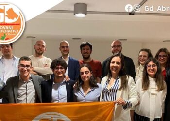 Giovani Pd al vescovo: famiglie non solo con madre e padre, ma quelle che amano