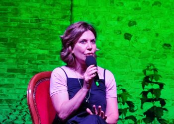 Sabina Guzzanti al Festival: «Colpita dalla bellezza di Vasto, forse verrò a viverci»