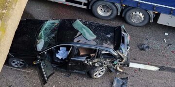 Suv piomba sulle auto in coda in A14, ci sono feriti. «Il conducente è fuggito a piedi»