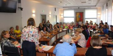 Terza edizione per l’infiorata all’uncinetto di San Salvo: 50 i pannelli in esposizione