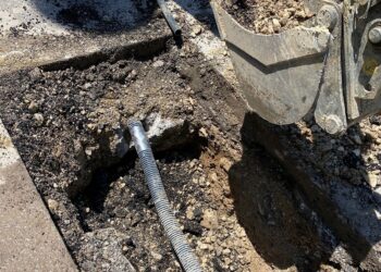 Cedimento in corso Mazzini causato da lavori al semaforo. Voragine sull’Istoniense, domani il robot