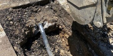 Cedimento in corso Mazzini causato da lavori al semaforo. Voragine sull’Istoniense, domani il robot