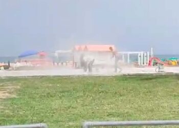 Lavori ancora in corso sul lungomare, Raspa: «Si interdica il tratto, rischi per operai e turisti»