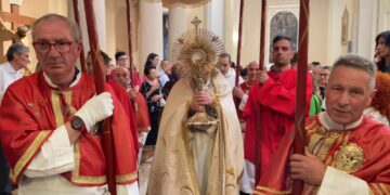 Il Corpus Domini a Vasto: infiorata, messa presieduta da monsignor Forte e processione