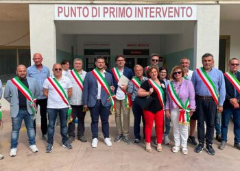 I sindaci marciano a Gissi contro i tagli della Asl: «Decisione che non possiamo accettare»