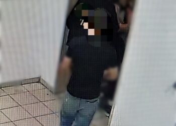 Teppisti vandalizzano l’ascensore del Complesso Vittoria