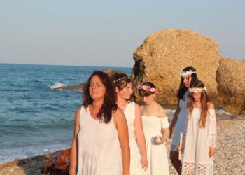 Poesia e musica arrivano dal mare: lo “sbarco di Diomede” sulla spiaggia di San Nicola