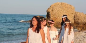 Poesia e musica arrivano dal mare: lo “sbarco di Diomede” sulla spiaggia di San Nicola