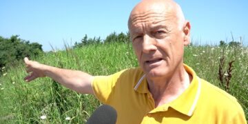 «Questo incrocio è pericolosissimo. Da anni chiediamo sicurezza, ma nessuno ci ascolta»