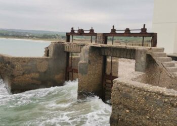 Turista tedesca resta schiacciata nel crollo di un pezzo della vecchia idrovora di Montenero
