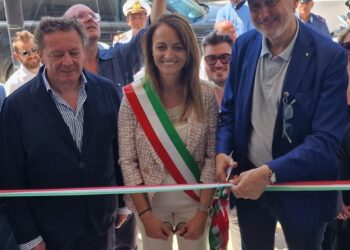 Inaugurata la sede Arta, a San Salvo approda la motonave per le analisi marine