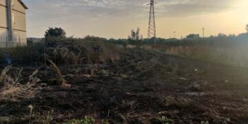 Incendio nella zona industriale di San Salvo spento dai vigili del fuoco