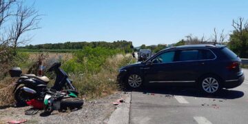 Incidente auto-moto sulla Statale 16: centauro di 33 anni in gravi condizioni