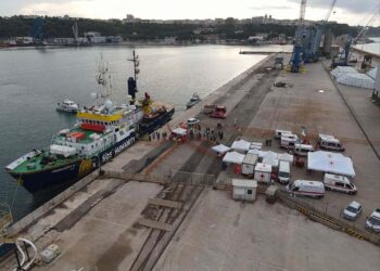 In buone condizioni i migranti sbarcati a Ortona, due bambini in ospedale