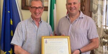 Rinvenne un’antica ancora a Punta Aderci, Nasuti premiato dal sindaco Paolini