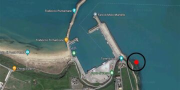 Presunto ordigno bellico a 50 metri da Punta Penna, 200 metri vietati alla balneazione